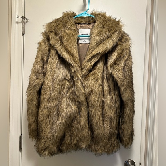 Abercrombie & Fitch Jackets & Blazers - Abercrombie & Fitch Women's Faux Fur Jacket - Brown